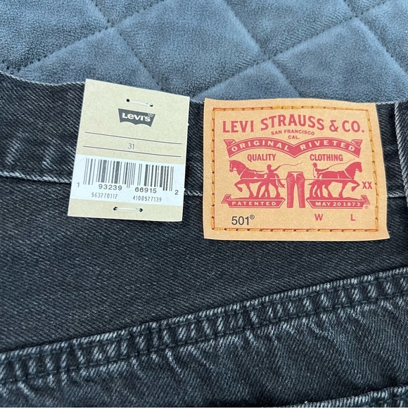 Levi’s 501 Shorts Women's 31 Distressed Jean High Rise Cut Off Black B22 - Picture 4 of 9